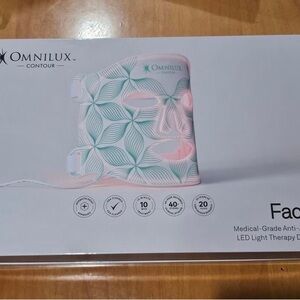 BRAND NEW** omnilux led mask